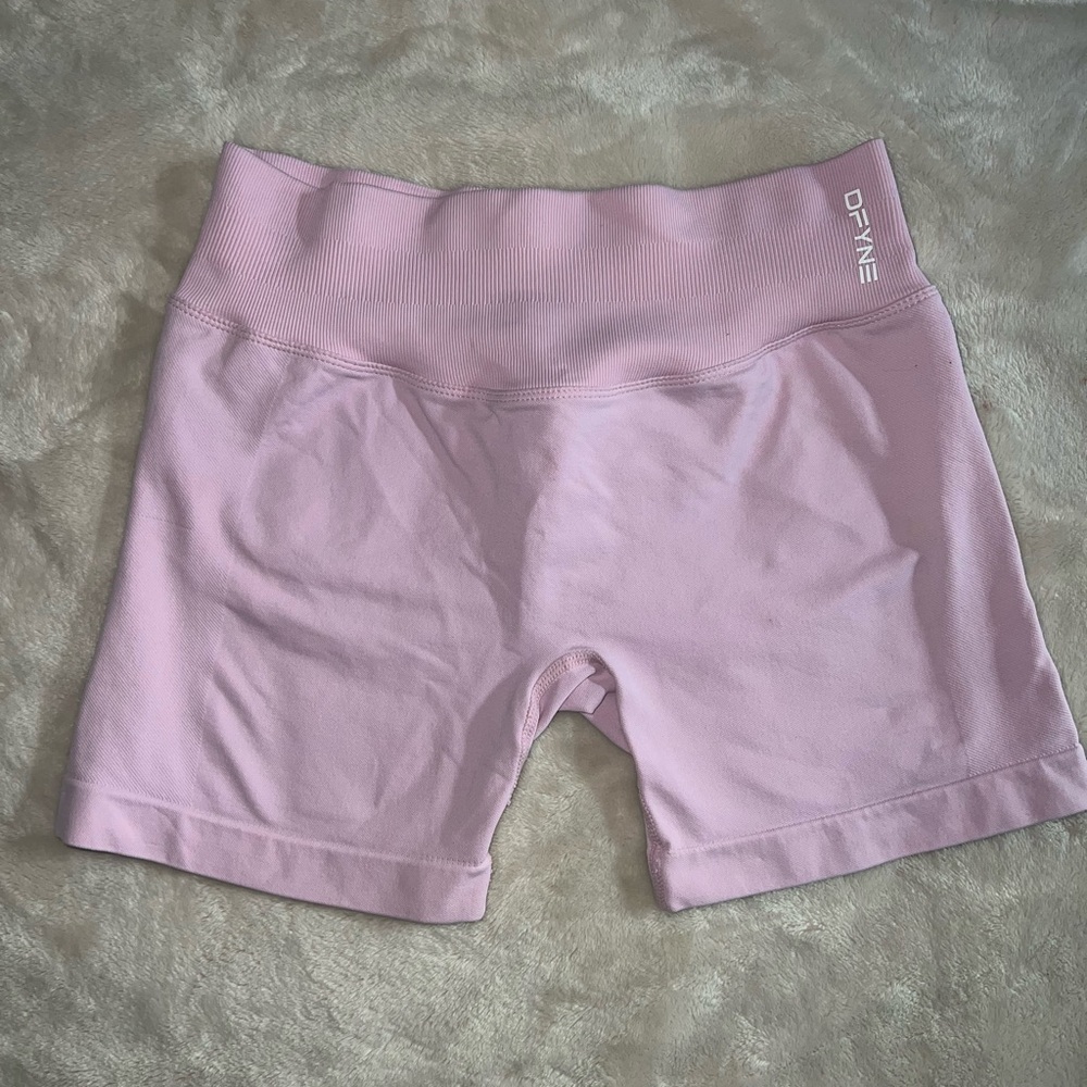 DFYNE baby pink IMPACT shorts